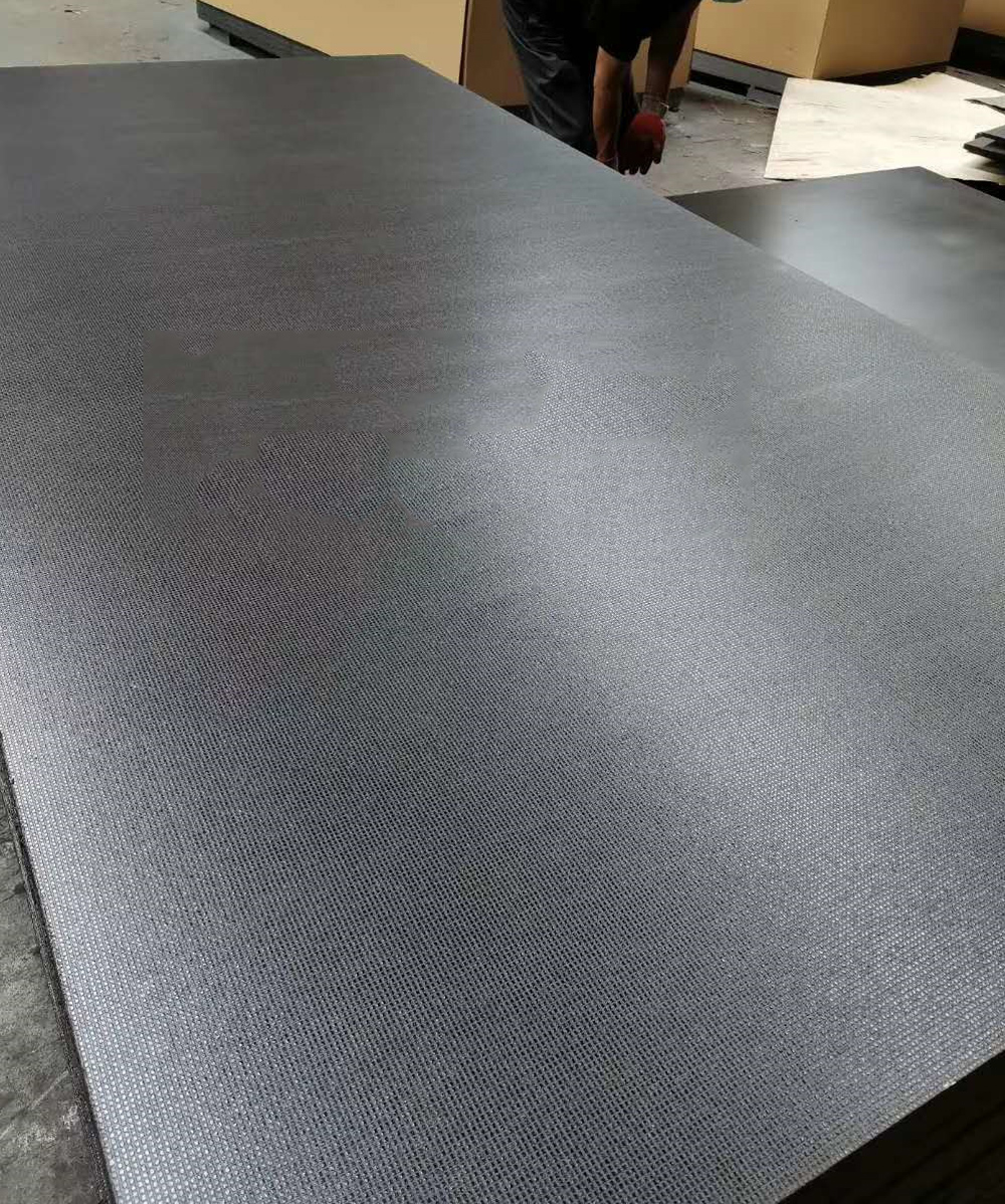 anti slip plywood 2.jpg